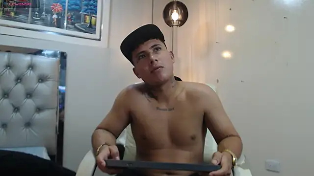 rick_raider live XXX chat