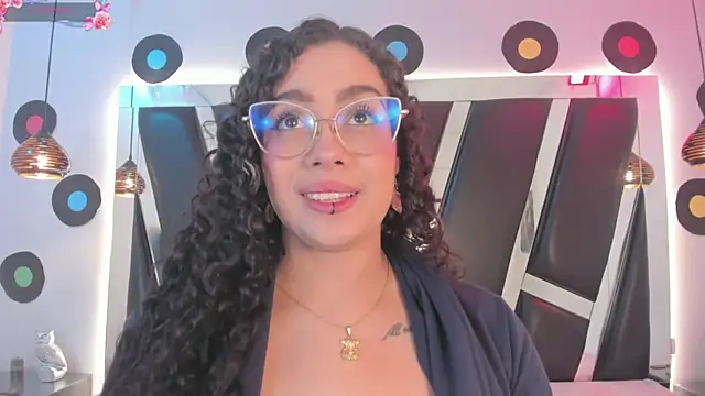 antonelllepiercee's Live XXX Chat