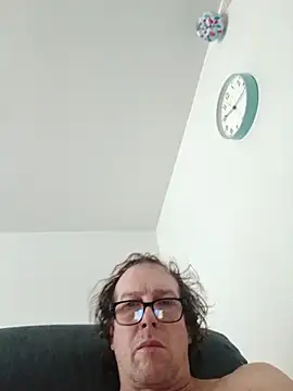 צ'אט XXX בשידור חי של Craven311