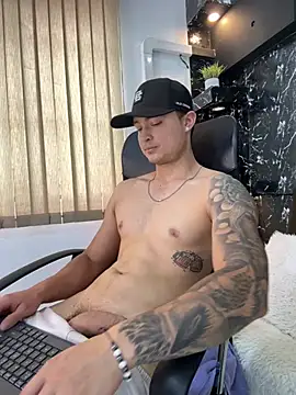 Chatroom XXX en direct de Alexander_ferre