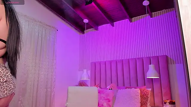 ScarlettDreamss7's Live XXX Chat