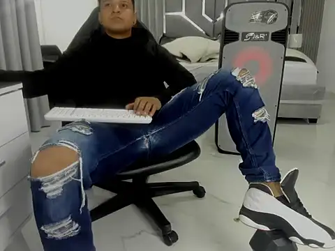แชท XXX สดของ master_leather