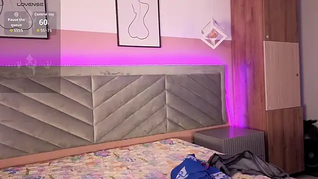 Онлайн чат XXX Kiki_Cam__