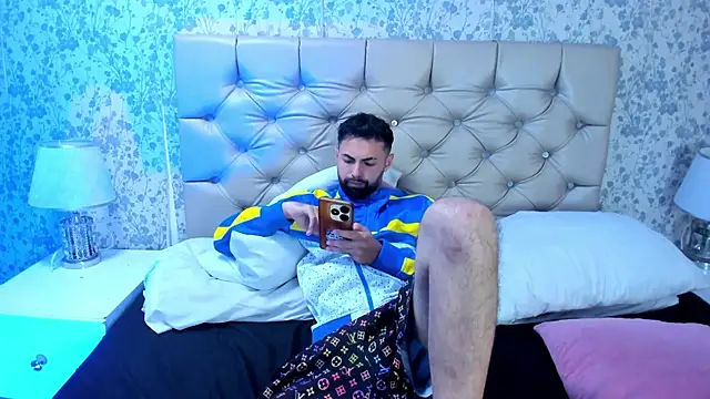Živý XXX chat AndrewCrooss