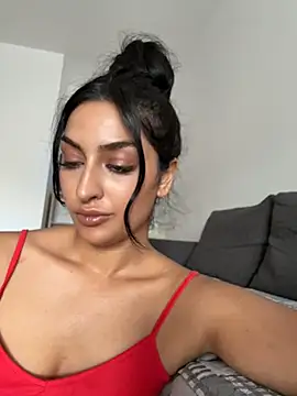 Chat +18 de Mia_spicyy ao vivo