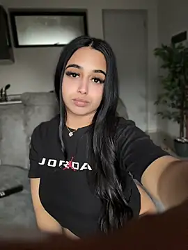 LilMisIndianx Chat XXX in diretta
