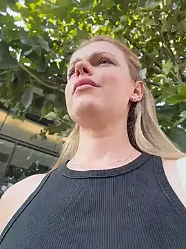 HarrietDart Adlı Modelin Canlı XXX Sohbeti