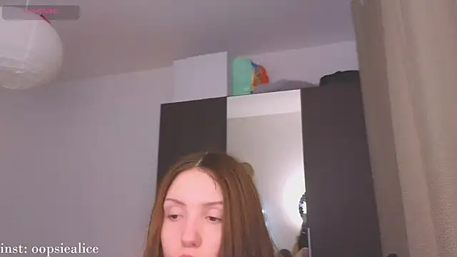 Chatroom XXX en direct de AliceSpark