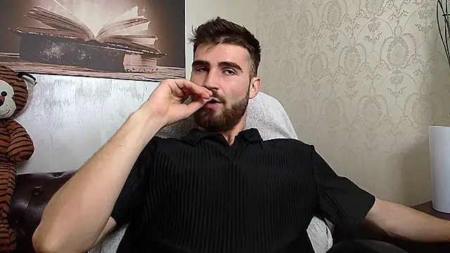 KyloEast Adlı Modelin Canlı XXX Sohbeti