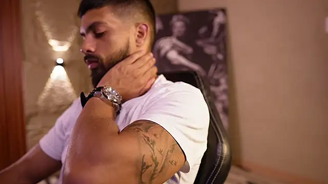 دردشة DannSaenz الجنسية المباشرة