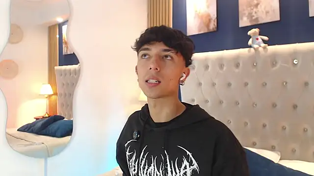 Aiden_Rivers_'s Live XXX Chat
