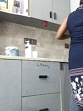Živý XXX chat Laxmi_89