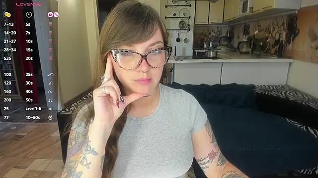 XXX chat uživo modela StacyTigerr