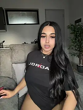 Czat XXX na żywo – LilMisIndianx