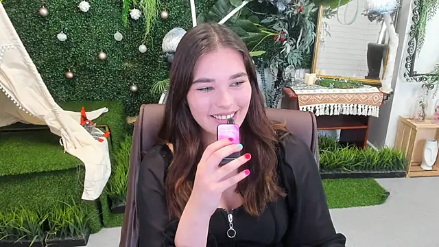 Chatroom XXX en direct de KristinaFairfax