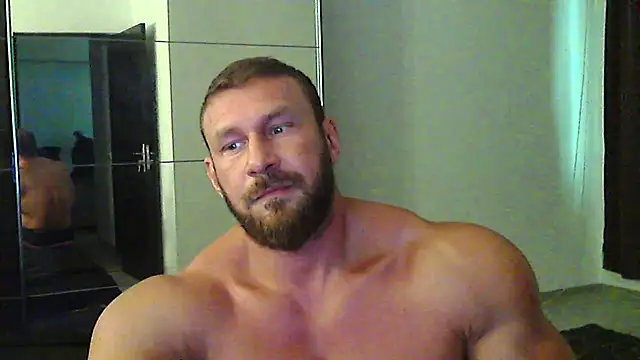 muscularkevinのライブXXXチャット
