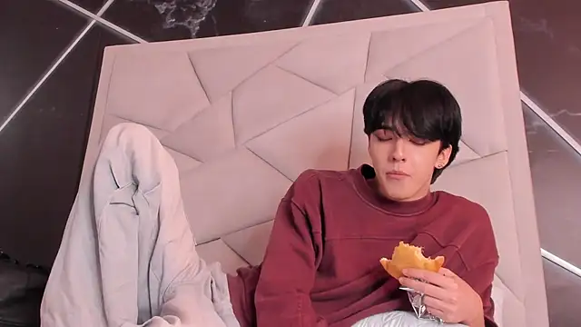 Chat +18 de AerumChae ao vivo