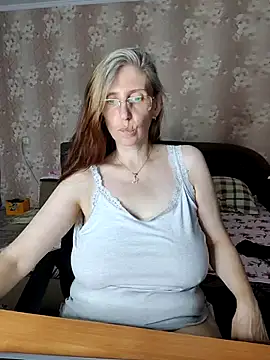 CandiCole Adlı Modelin Canlı XXX Sohbeti