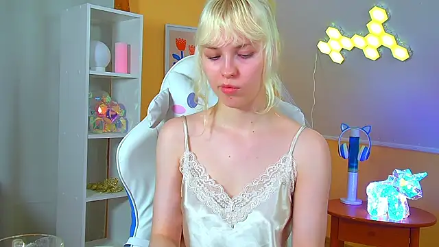 HannahHollis Adlı Modelin Canlı XXX Sohbeti