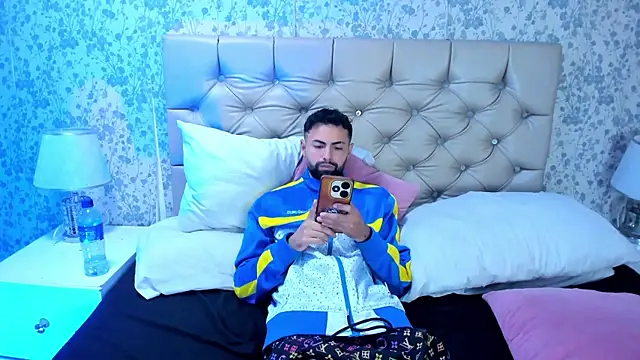 Chat XXX ao vivo de AndrewCrooss