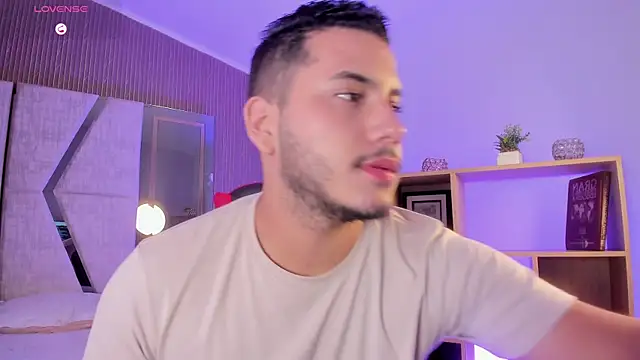 צ'אט XXX בשידור חי של Axel_grey_