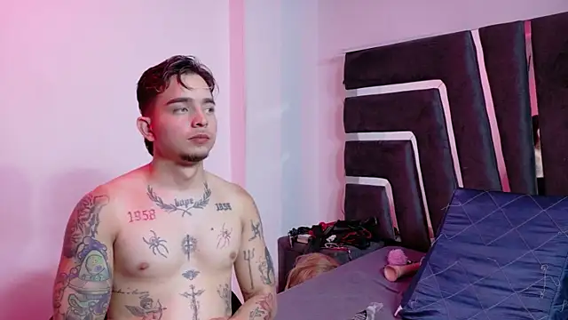 XXX chat uživo modela AliceandMax