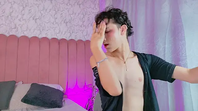 Leo_Williamss Live XXX Chat