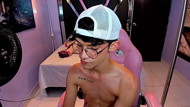LiamHeatx 라이브 XXX 채팅