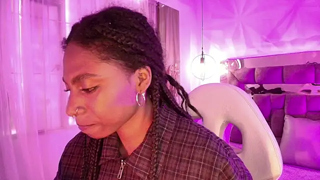 Queen_perla_ live XXX chat