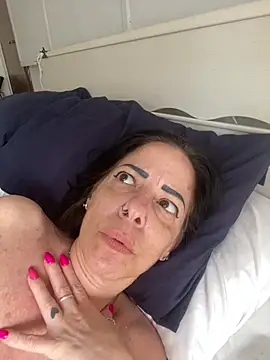 Ginevra_75 Adlı Modelin Canlı XXX Sohbeti
