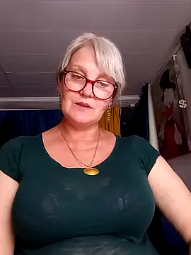 Chat +18 de irinamaux ao vivo