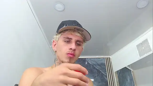 NoahDant live XXX chat