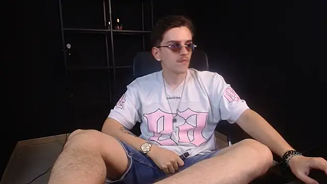 Chat +18 de FelixStarkk ao vivo