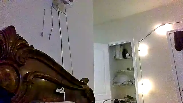 Czat XXX na żywo – Triggerhappycj100