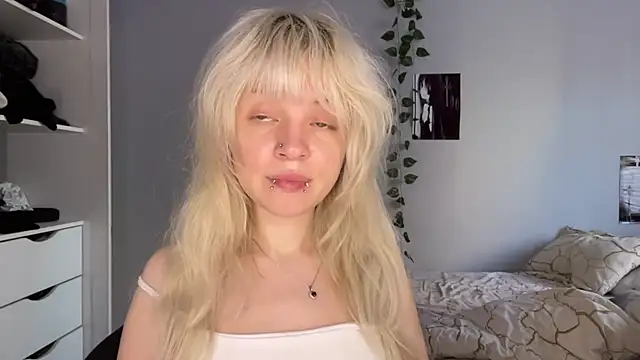 CoralBarra's Live XXX Chat