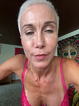 GymQueenCarmen Chat XXX in diretta
