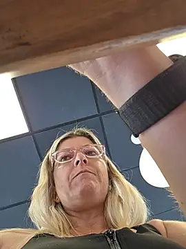 NikkiBlisss' Live XXX Chat