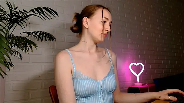 WhitePrincessLuna Adlı Modelin Canlı XXX Sohbeti