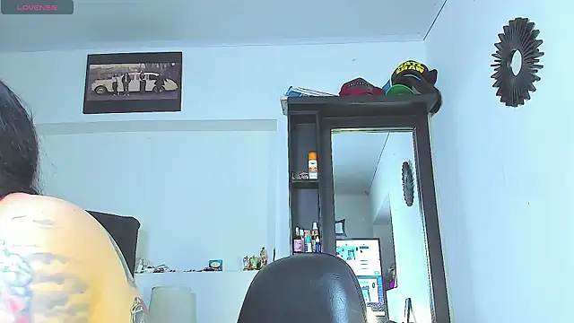 Vicky_hotmilf 现场XXX聊天