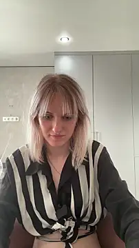 LezzyCrown's Live XXX Chat