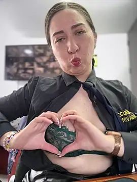 suzy-111n Live XXX chat