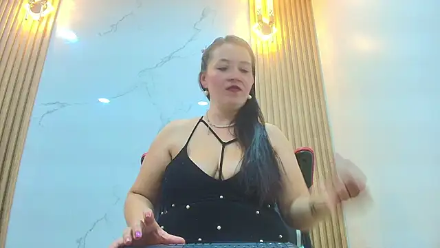 CharlotteSchmidtt's Live XXX Chat