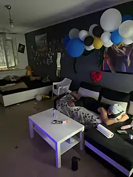 Mohdollmen's Live XXX Chat
