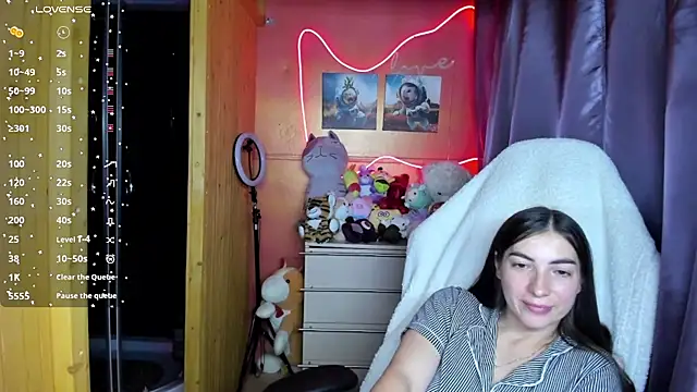 Fiery_Brunette_ Chat XXX in diretta