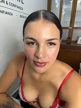 KateRousee's Live XXX Chat