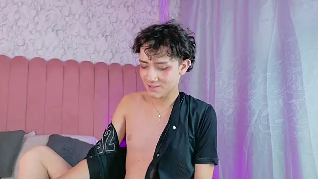 Leo_Williamss Chat XXX in diretta
