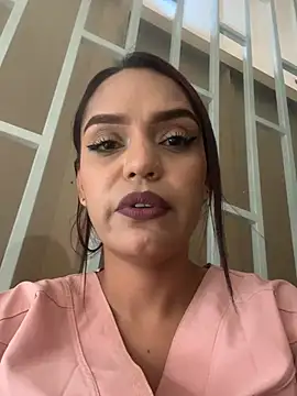 XXX chat uživo modela Sara-77