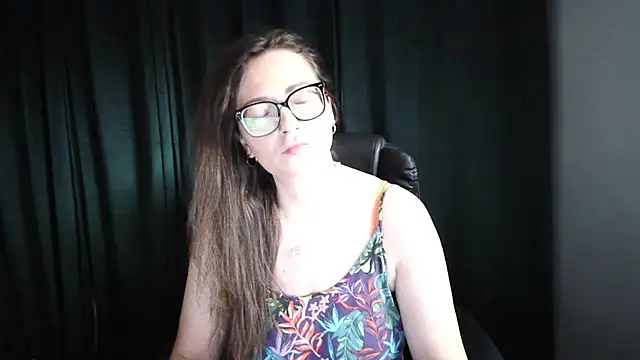 XXX chat uživo modela NoraMilf