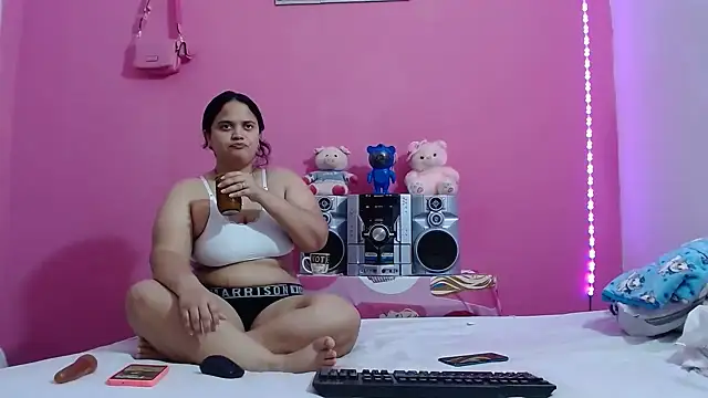 brunnette_hot élő XXX-chatje