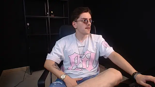 FelixStarkk: онлайн-секс-чат